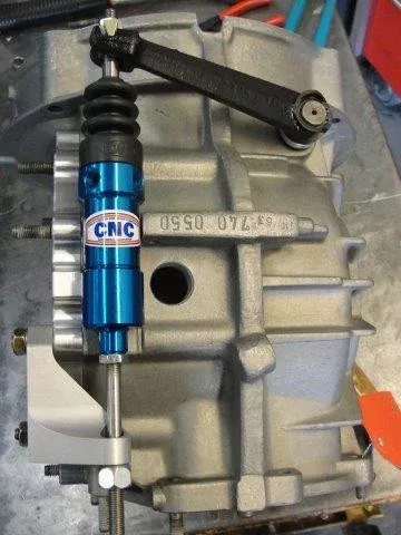 Porsche CM Hydraulic Slave Cylinder Conversion - 911 72-86CMS-915-HSK