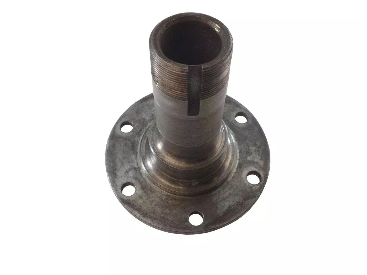 QU15064U Used Spindle for Jeep Wagoneer & J-Series Pickup